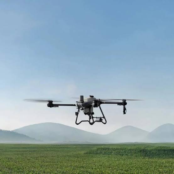 DJI Agras T25 Spreading System